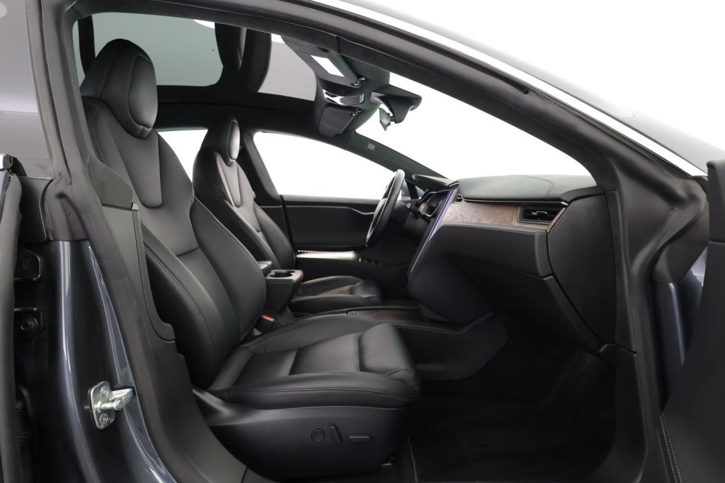 TESLA Model S 2020
