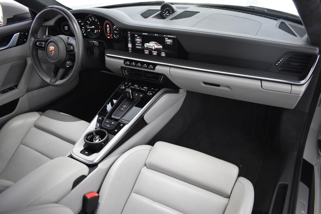 PORSCHE 911 2020