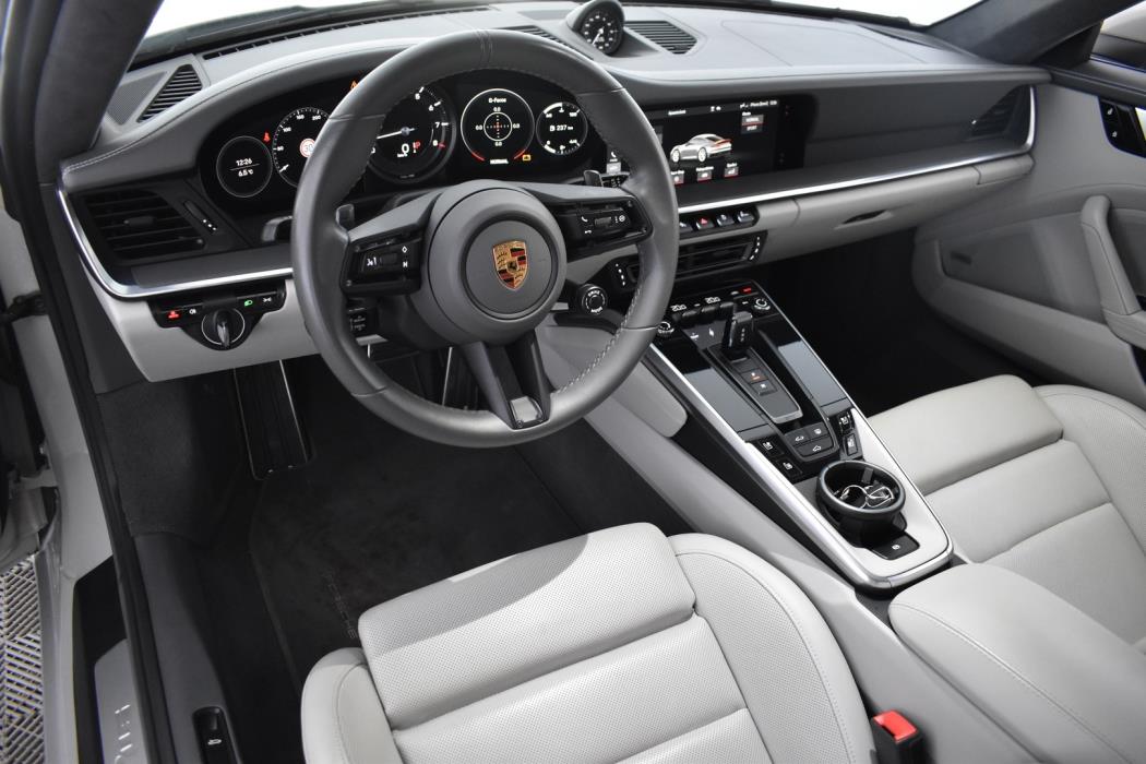 PORSCHE 911 2020