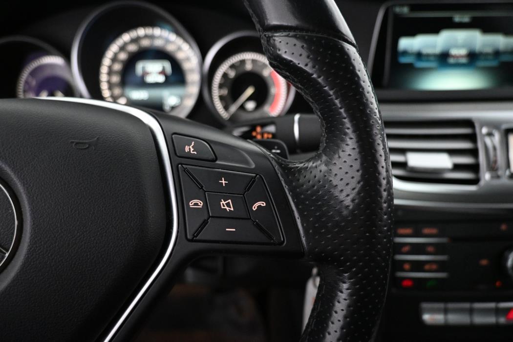 MERCEDES-BENZ E 2015