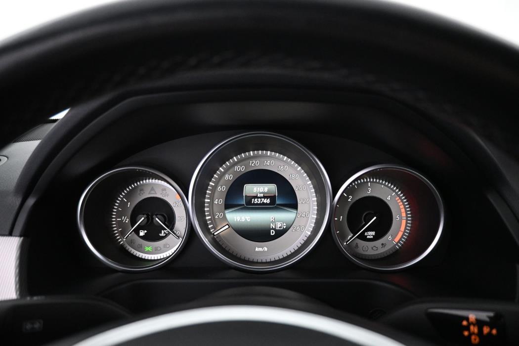 MERCEDES-BENZ E 2015
