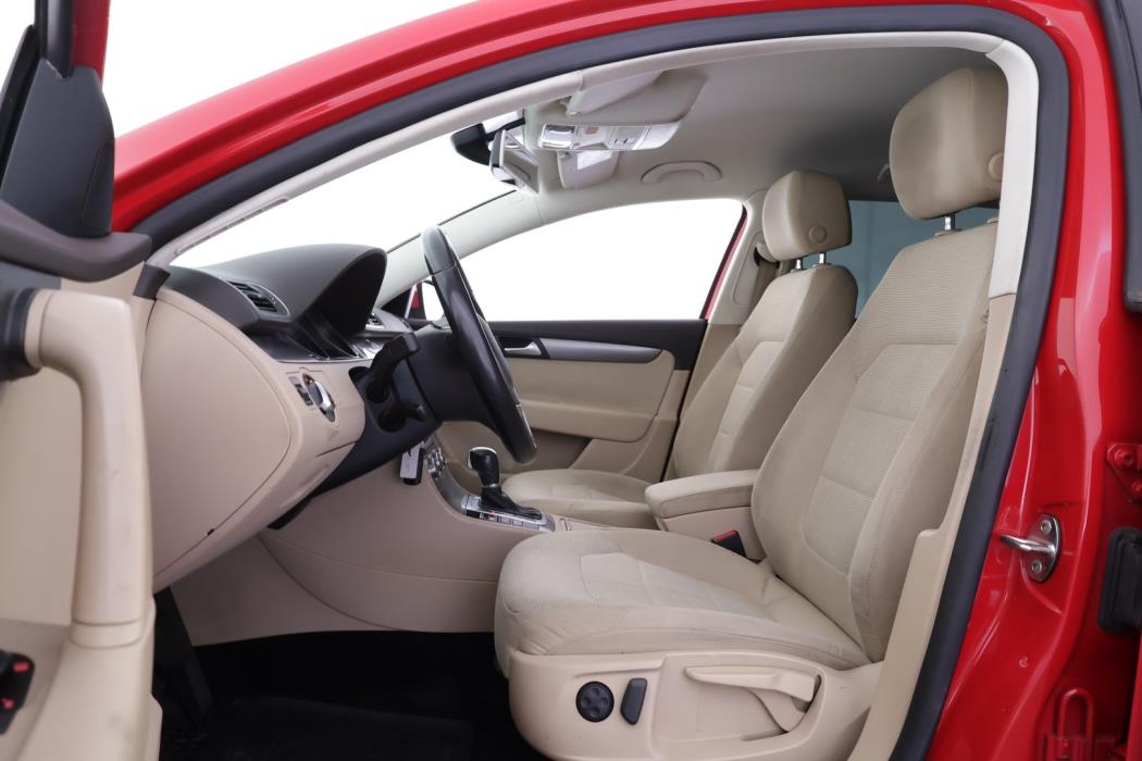 VOLKSWAGEN Passat 2014