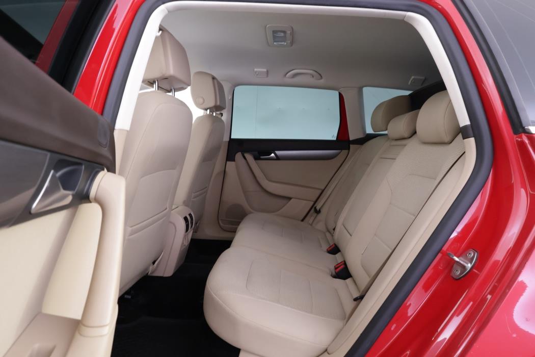 VOLKSWAGEN Passat 2014