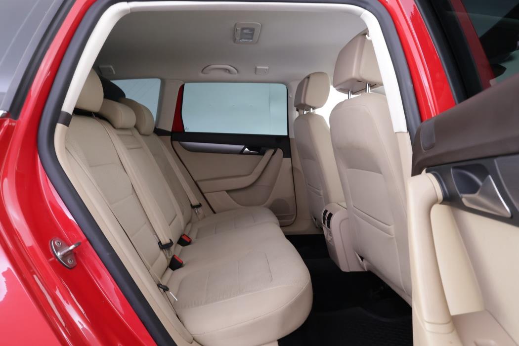 VOLKSWAGEN Passat 2014
