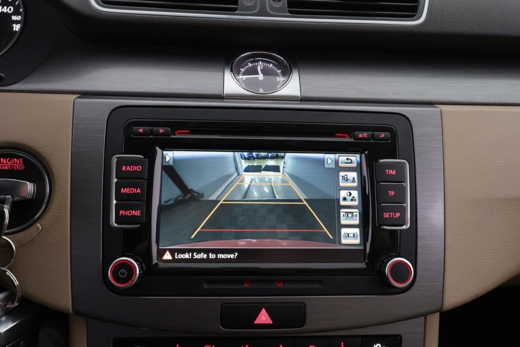 VOLKSWAGEN Passat 2014