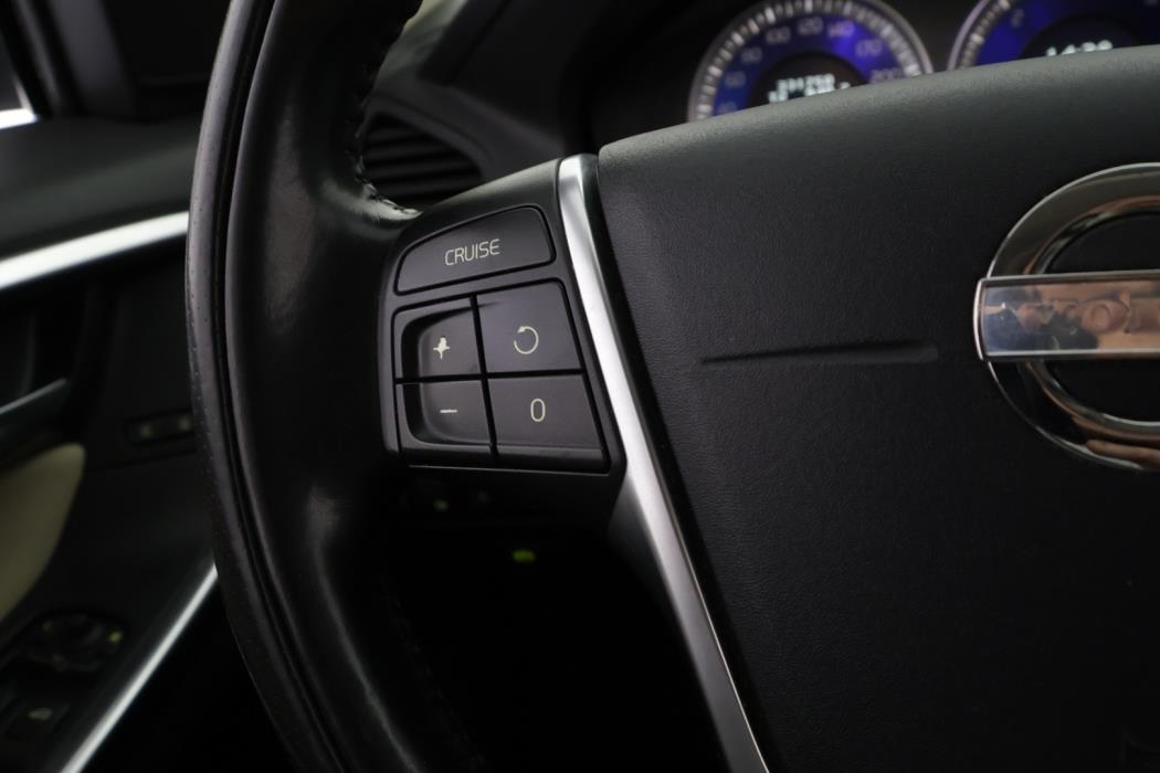 VOLVO XC60 2012