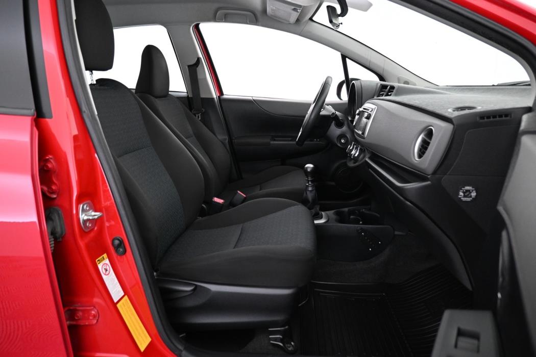 TOYOTA Yaris 2012