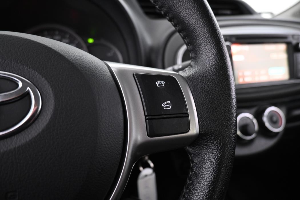 TOYOTA Yaris 2012