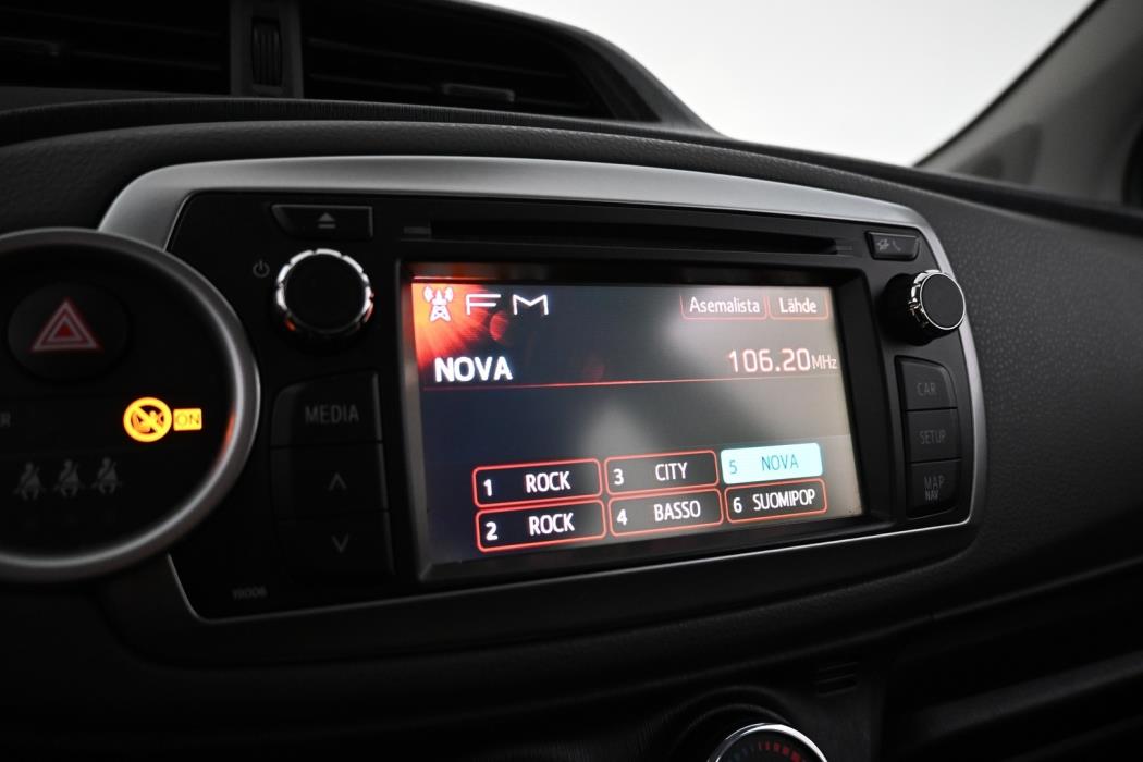 TOYOTA Yaris 2012