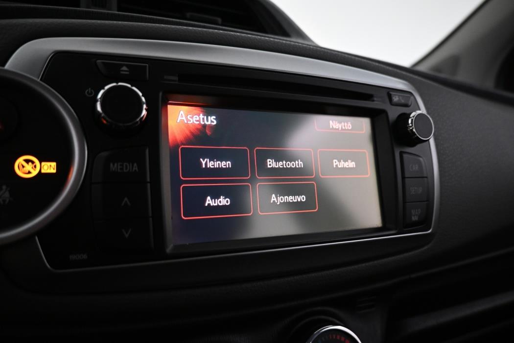 TOYOTA Yaris 2012