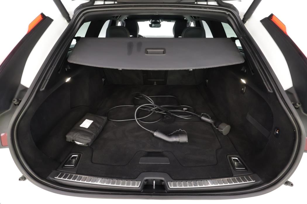 VOLVO V90 2022