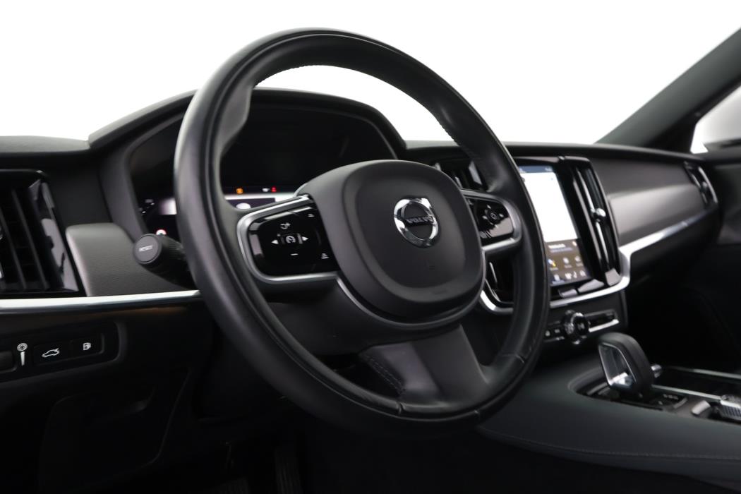 VOLVO V90 2022