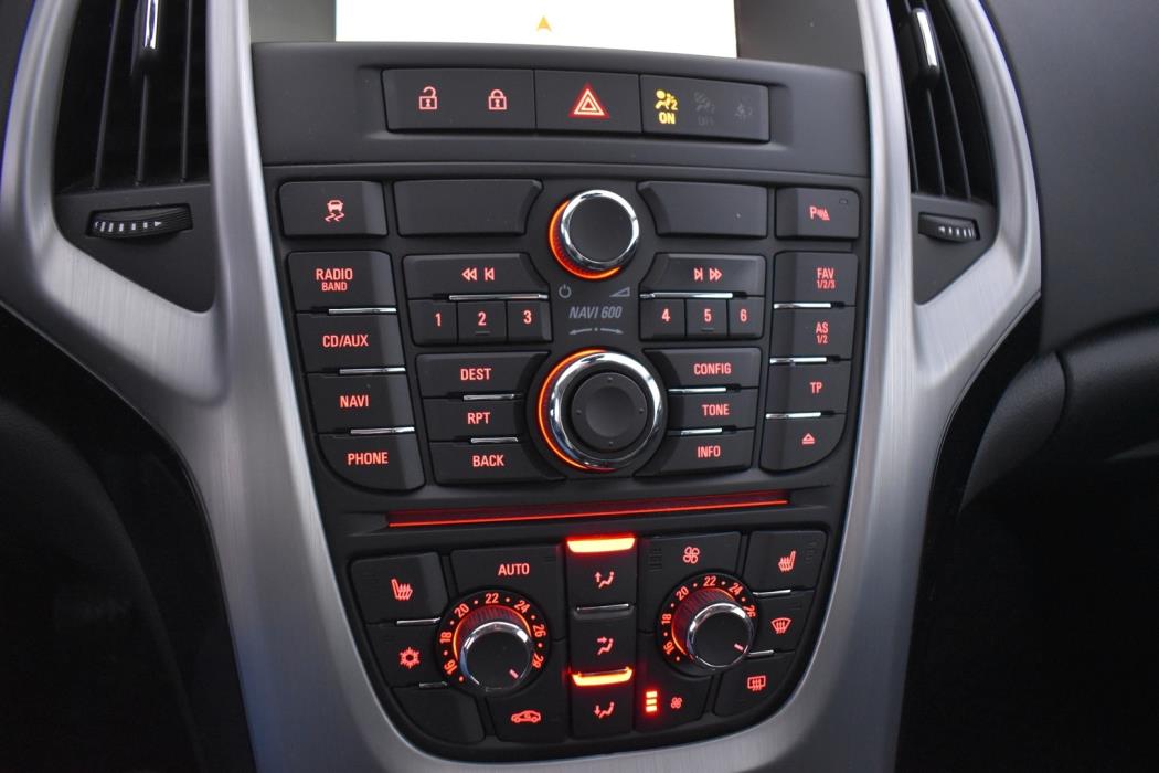 OPEL Astra 2012