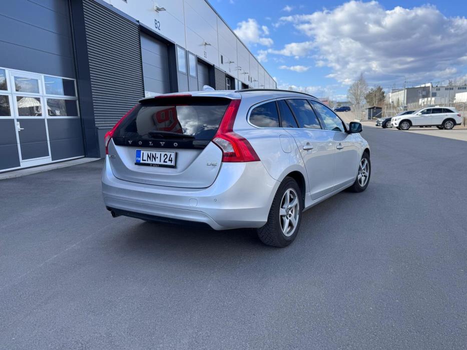 VOLVO V60 2016