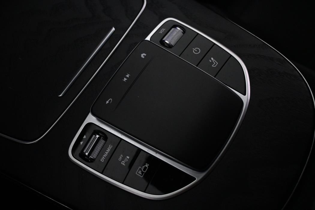 MERCEDES-BENZ E 2021