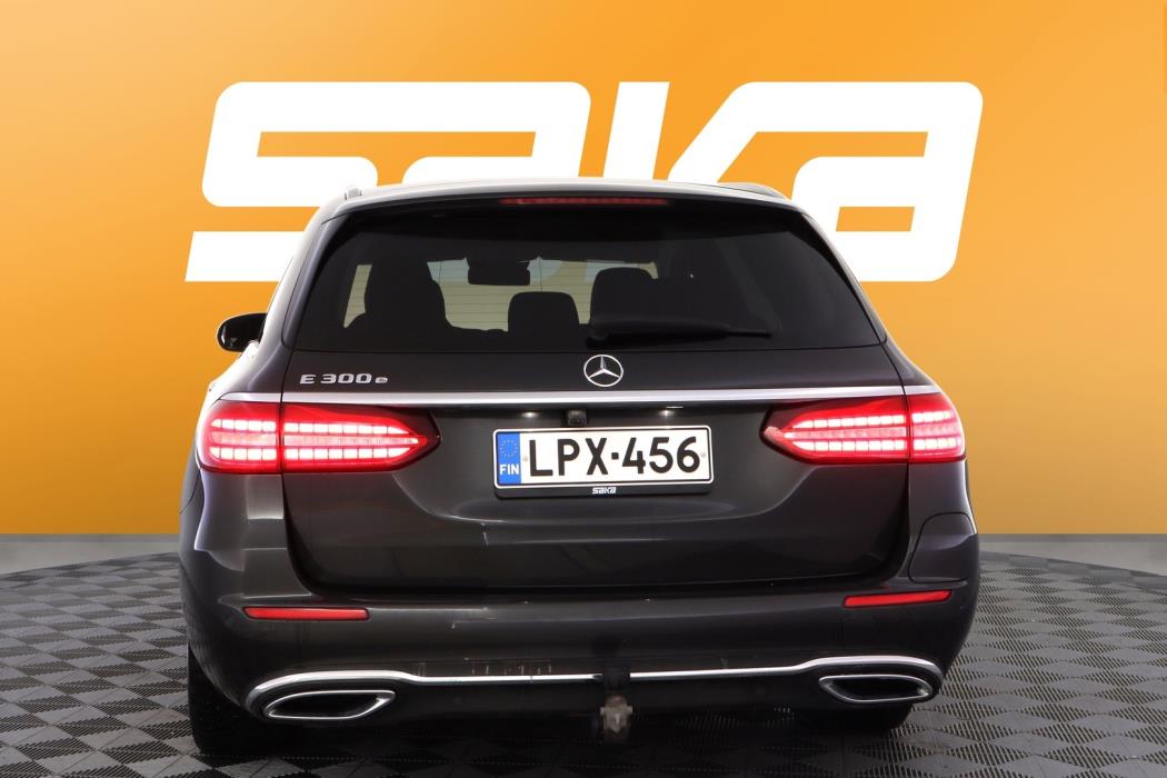 MERCEDES-BENZ E 2021