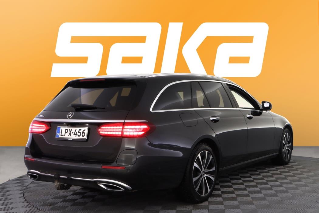 MERCEDES-BENZ E 2021