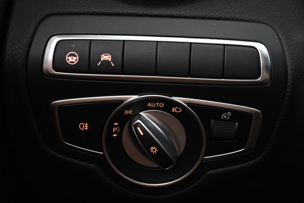 MERCEDES-BENZ C 2020