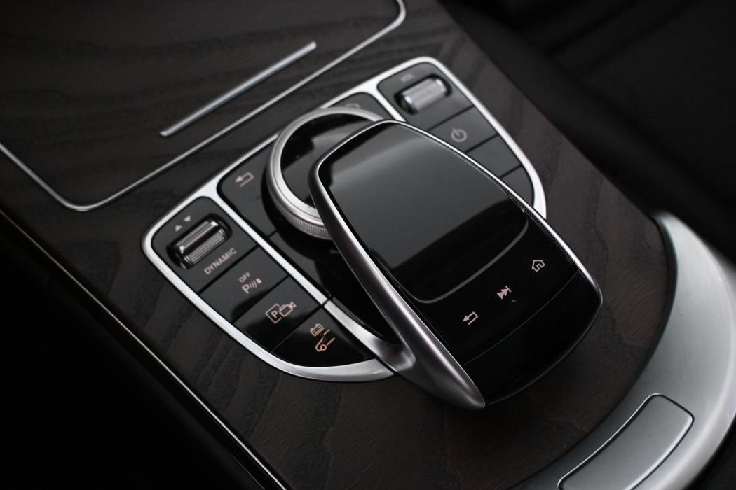MERCEDES-BENZ C 2020