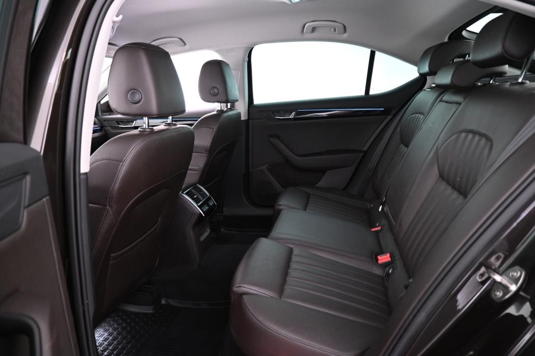 SKODA Superb 2016