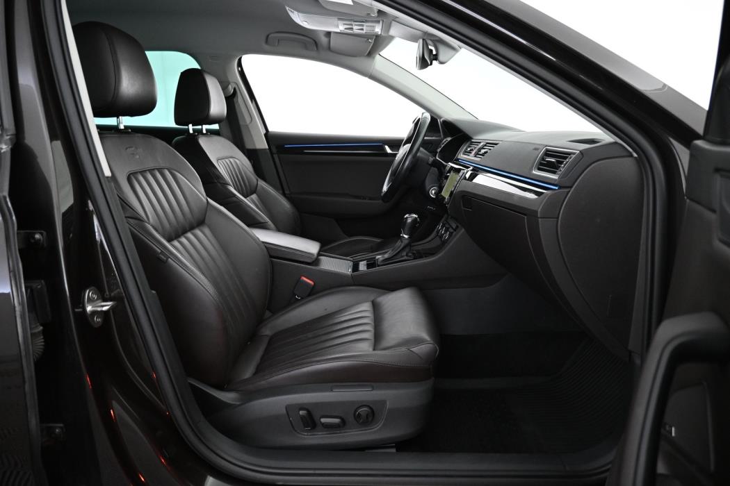 SKODA Superb 2016