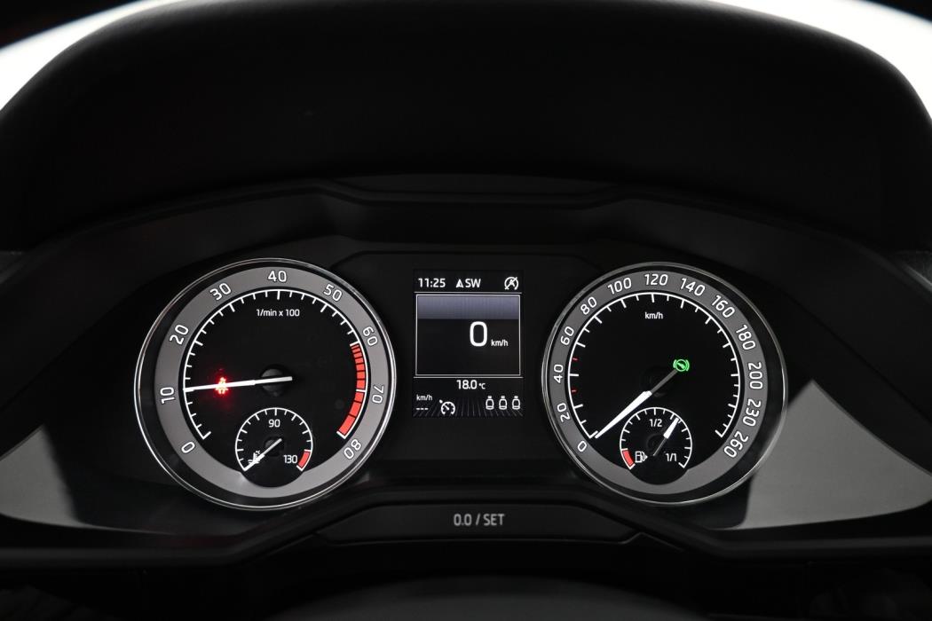 SKODA Superb 2016