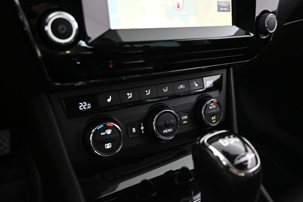 SKODA Superb 2016