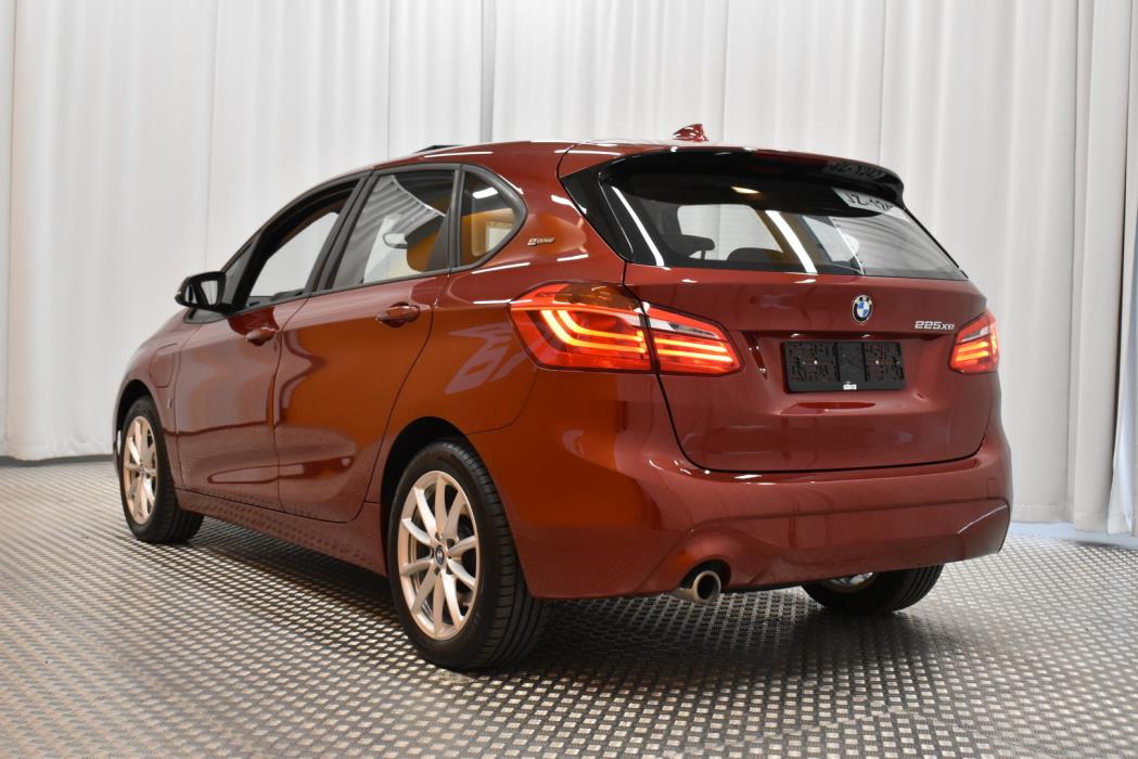 BMW 225 2019