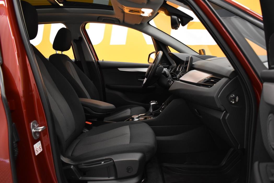 BMW 225 2019