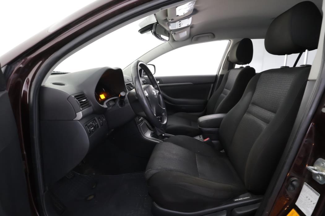 TOYOTA Avensis 2009