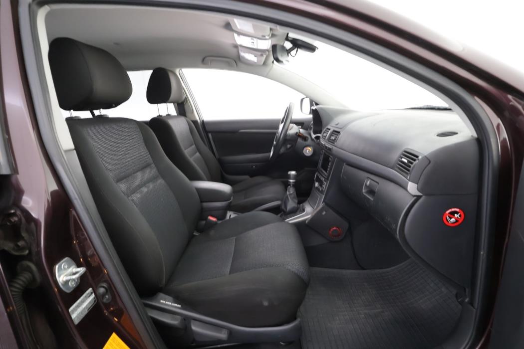 TOYOTA Avensis 2009