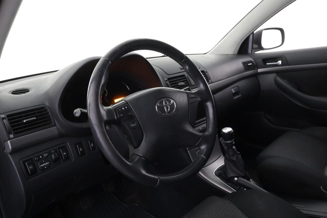 TOYOTA Avensis 2009