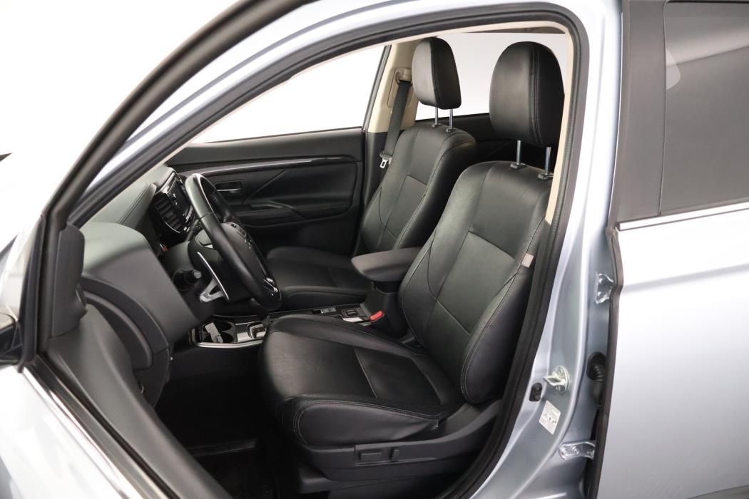 MITSUBISHI Outlander 2017