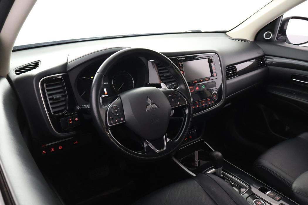 MITSUBISHI Outlander 2017