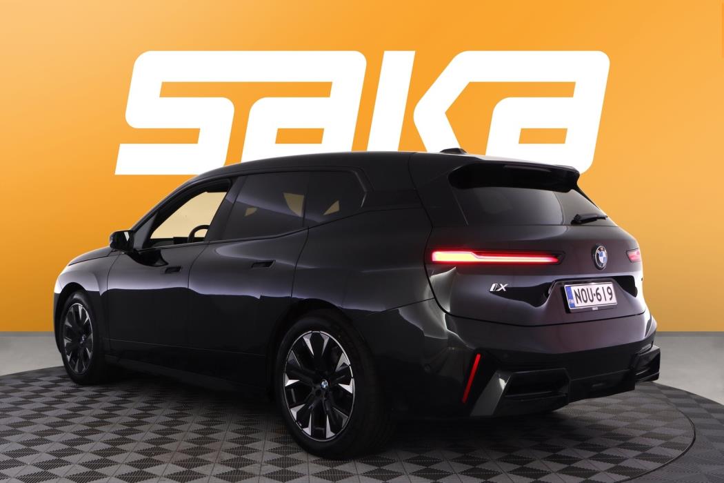 BMW iX 2025