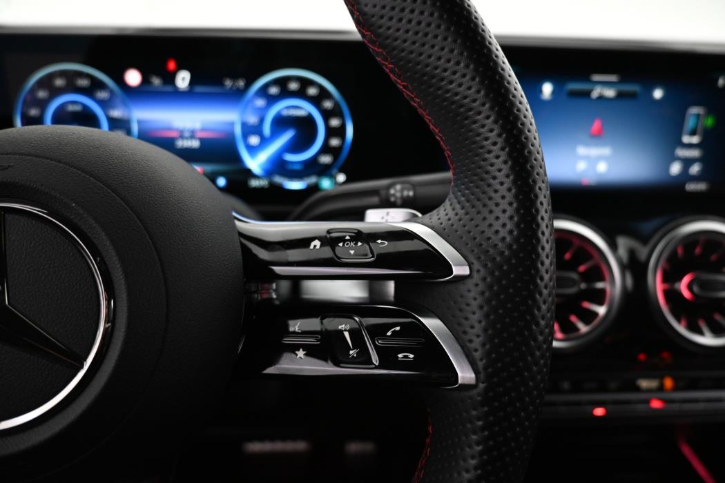 MERCEDES-BENZ EQB 2025