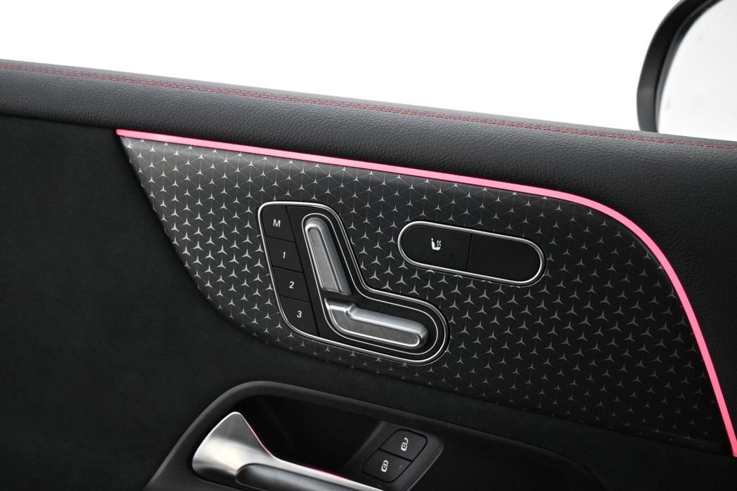MERCEDES-BENZ EQB 2025
