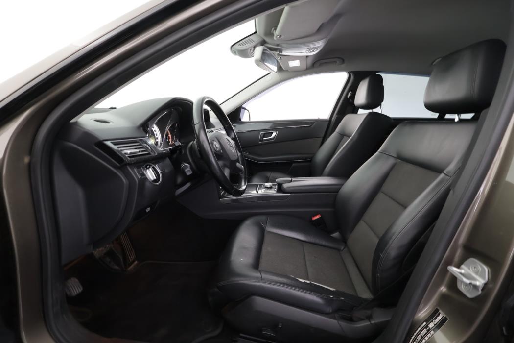 MERCEDES-BENZ E 2012