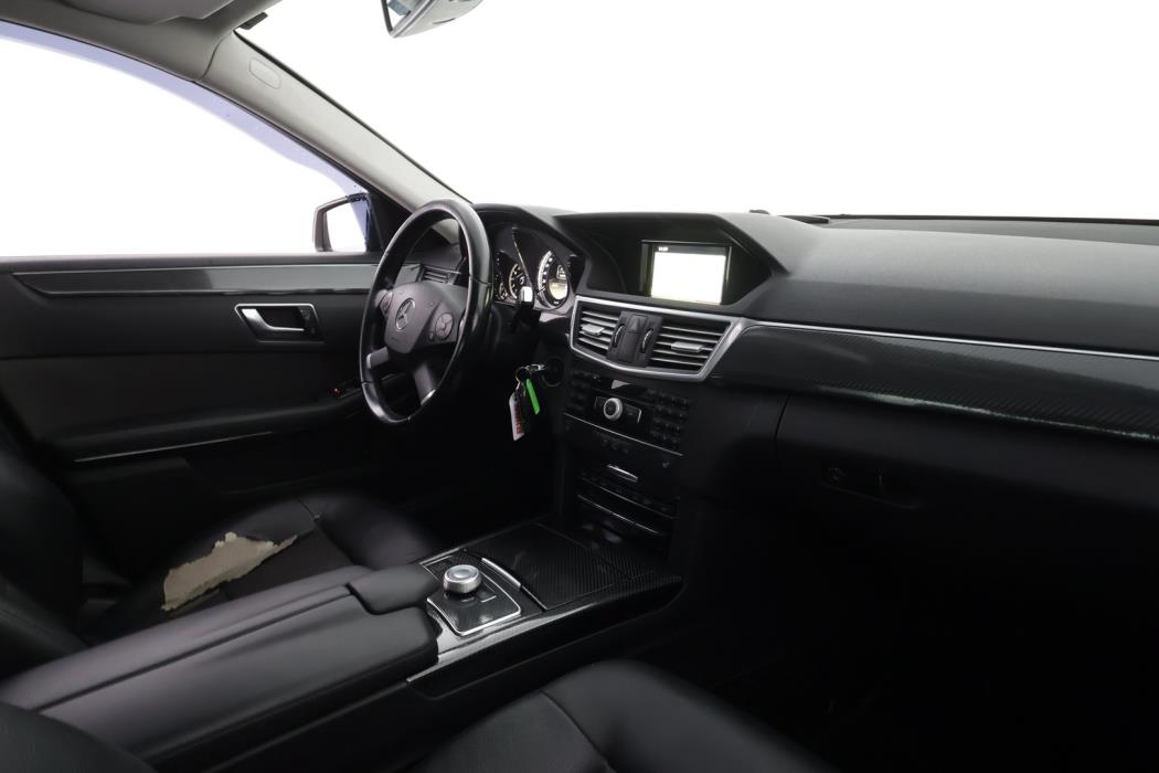 MERCEDES-BENZ E 2012