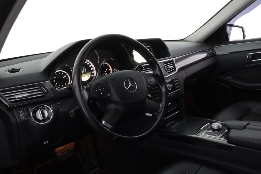 MERCEDES-BENZ E 2012