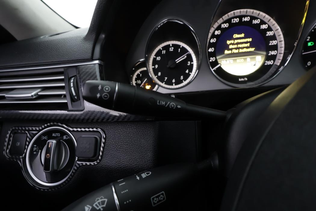 MERCEDES-BENZ E 2012