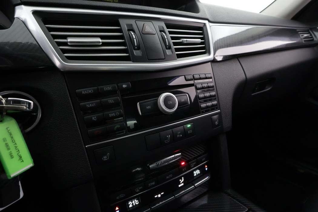 MERCEDES-BENZ E 2012