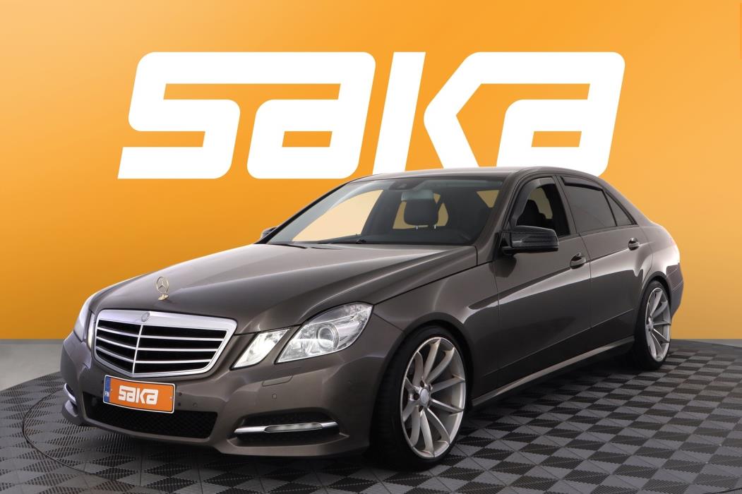 MERCEDES-BENZ E 2012