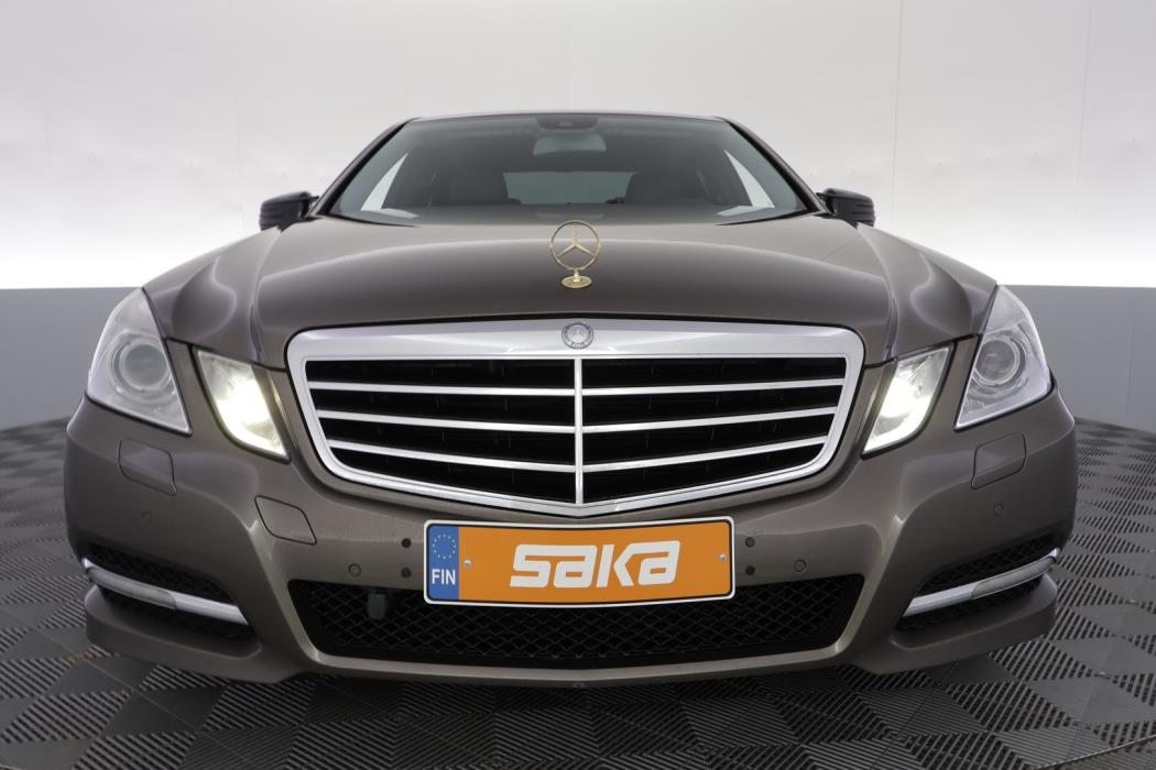 MERCEDES-BENZ E 2012