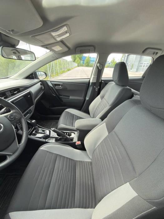 TOYOTA Auris 2017