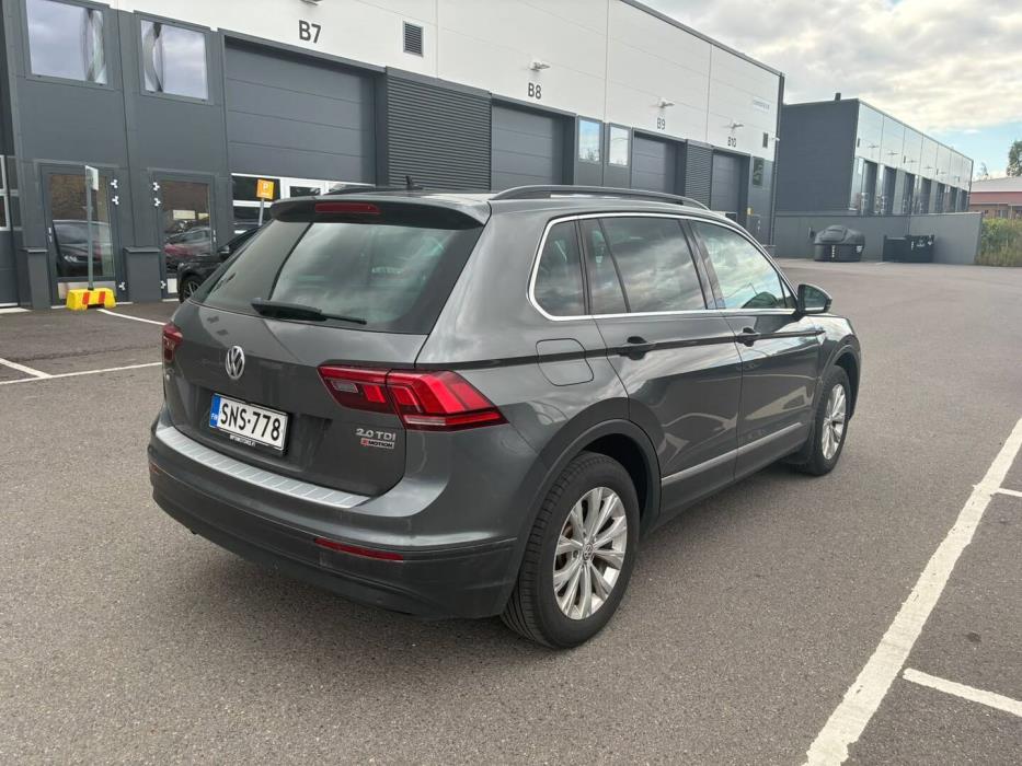 VOLKSWAGEN Tiguan 2016