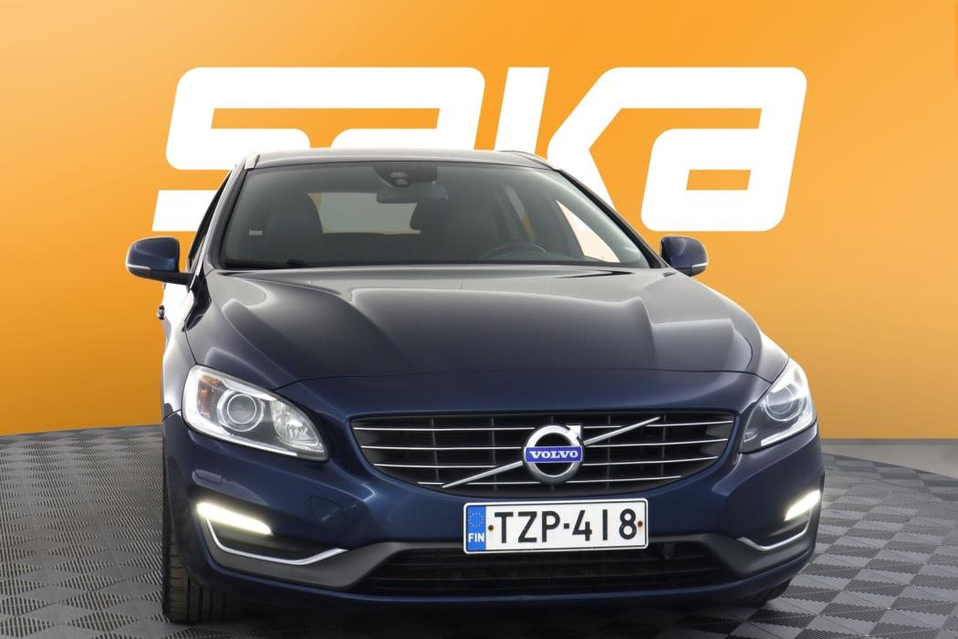 VOLVO V60 2015