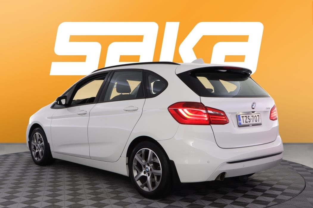 BMW 218 2015