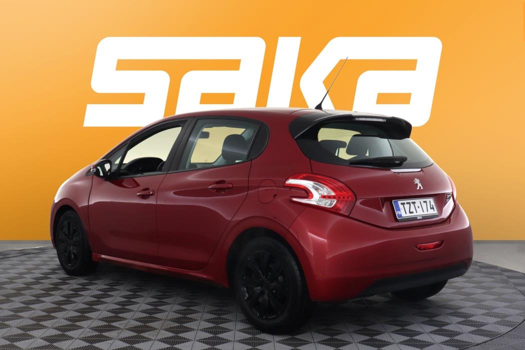 PEUGEOT 208 2015