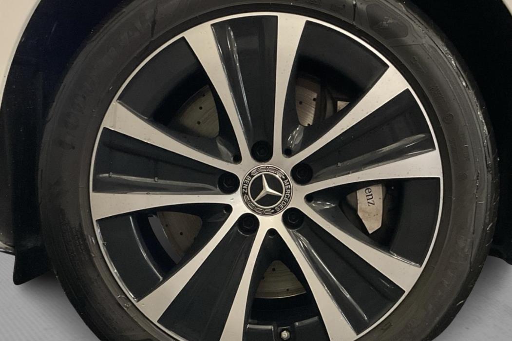 MERCEDES-BENZ E 2023